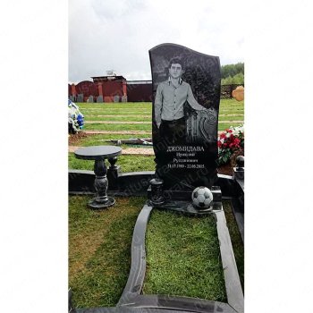 Фото памятника на могилу на кладбище 0027
